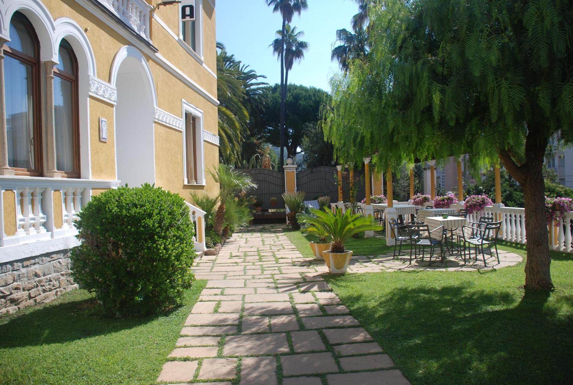 Hotel Primula Alassio Buitenkant foto
